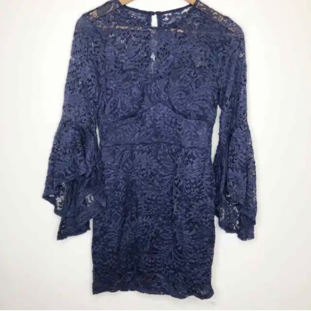 Trixxi Navy Blue Lace Bell Sleeve Dress Size 7 EUC